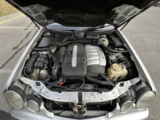 Mercedes E 270 2001, 299,000 km - 2.7 l - Bakı