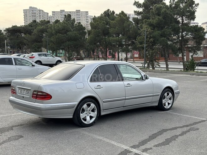 Mercedes E 270 2001, 299,000 km - 2.7 l - Bakı
