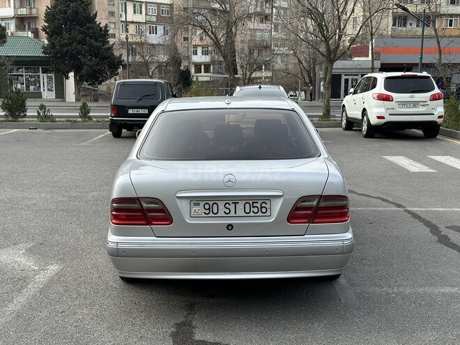 Mercedes E 270 2001, 299,000 km - 2.7 l - Bakı