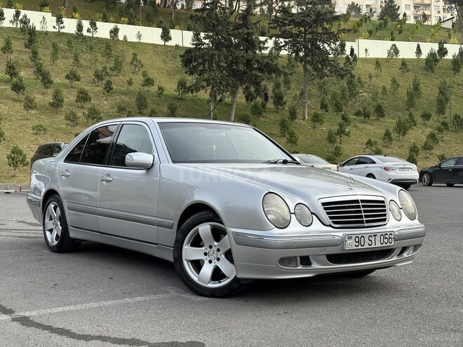Mercedes E 270 2001, 299,000 km - 2.7 l - Bakı