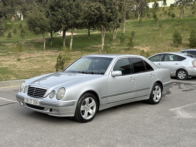 Mercedes E 270 2001, 299,000 km - 2.7 l - Bakı