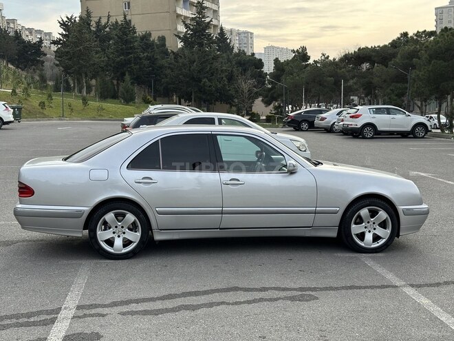 Mercedes E 270 2001, 299,000 km - 2.7 l - Bakı