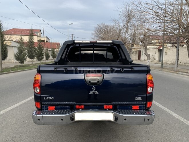 Mitsubishi L200 2015, 185,540 km - 2.5 l - Bakı