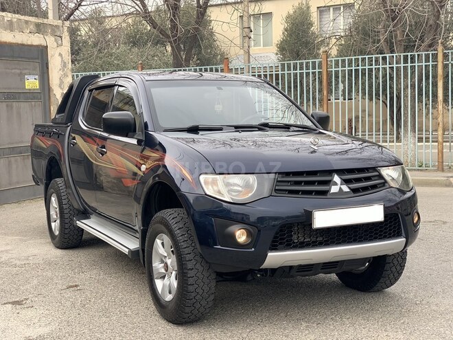 Mitsubishi L200 2015, 185,540 km - 2.5 l - Bakı