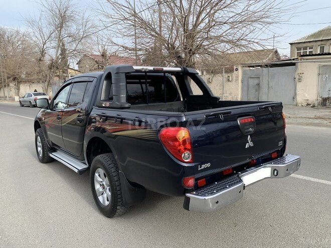 Mitsubishi L200 2015, 185,540 km - 2.5 l - Bakı