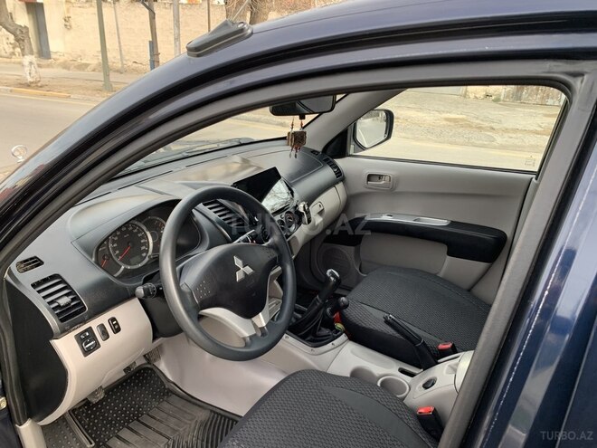 Mitsubishi L200 2015, 185,540 km - 2.5 l - Bakı