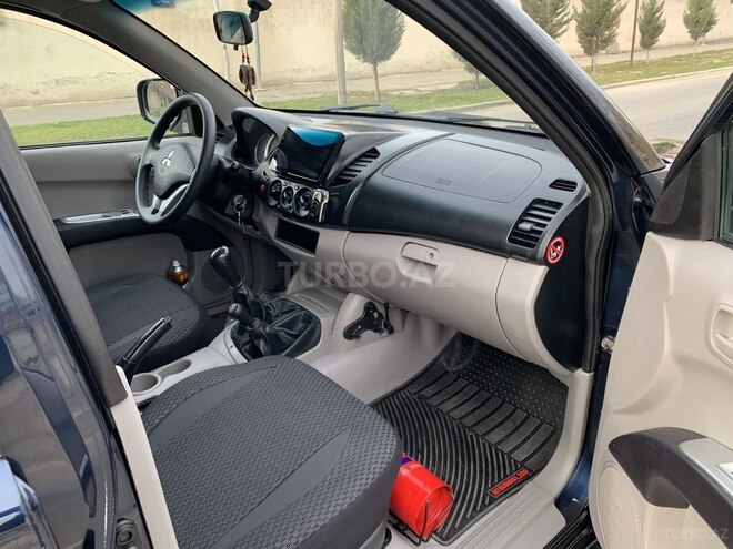 Mitsubishi L200 2015, 185,540 km - 2.5 l - Bakı