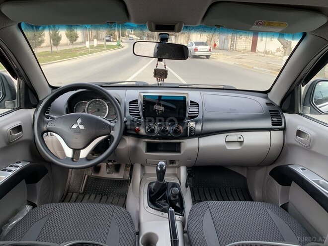 Mitsubishi L200 2015, 185,540 km - 2.5 l - Bakı