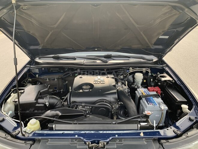 Mitsubishi L200 2015, 185,540 km - 2.5 l - Bakı