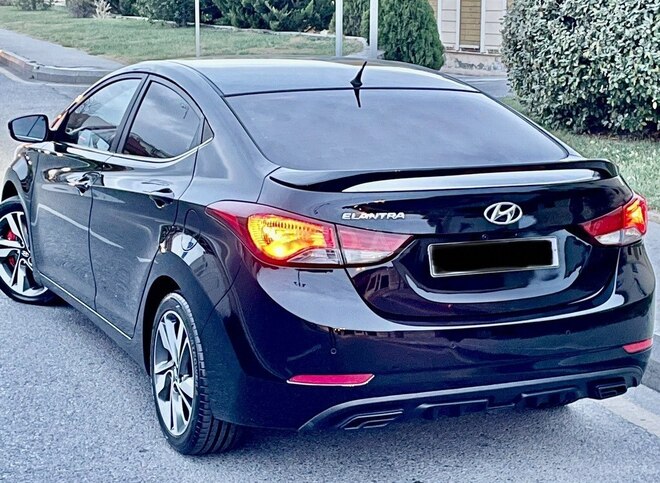 Hyundai Elantra 2015, 118,247 km - 1.8 l - Bakı
