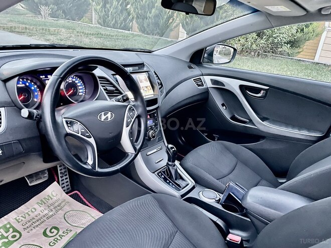 Hyundai Elantra 2015, 118,247 km - 1.8 l - Bakı