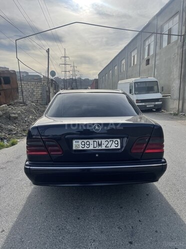 Mercedes E 220 2000, 242,200 km - 2.2 л - Bakı