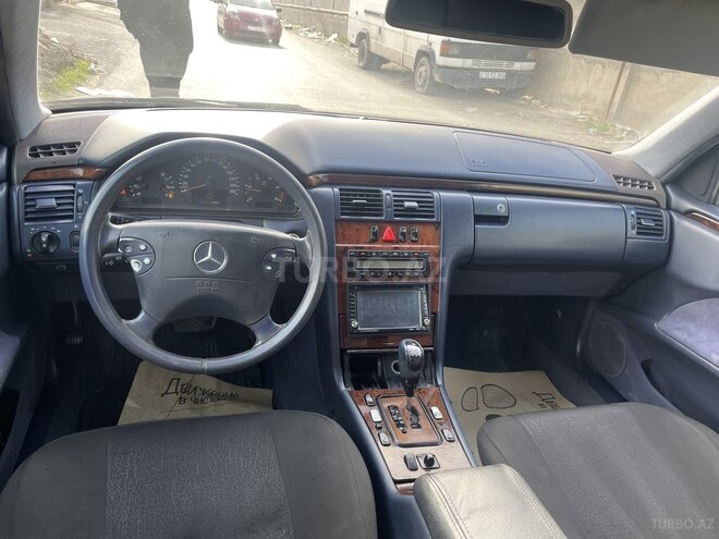 Mercedes E 220 2000, 242,200 km - 2.2 л - Bakı