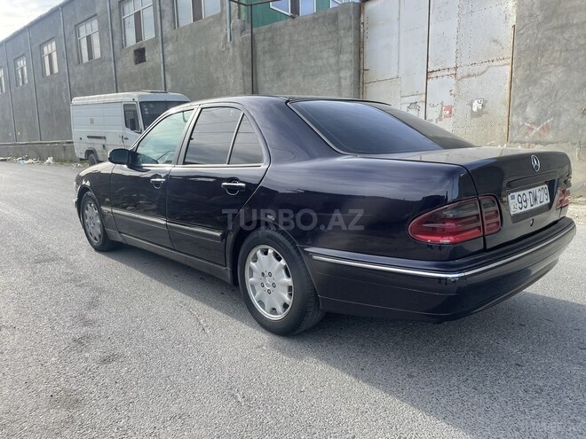 Mercedes E 220 2000, 242,200 km - 2.2 л - Bakı