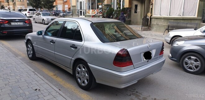 Mercedes C 200 1999, 256,000 km - 2.0 l - Bakı