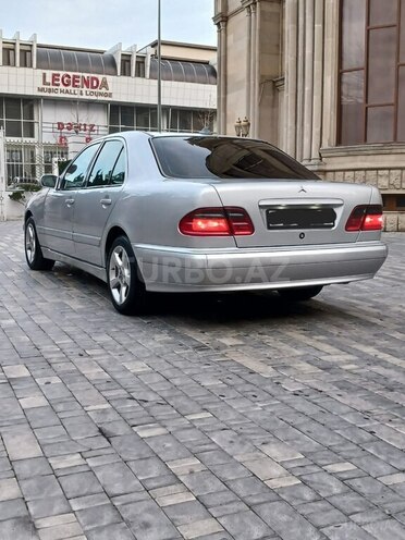 Mercedes E 270 2001, 375,000 km - 2.7 l - Bakı