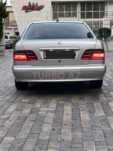 Mercedes E 270 2001, 375,000 km - 2.7 l - Bakı