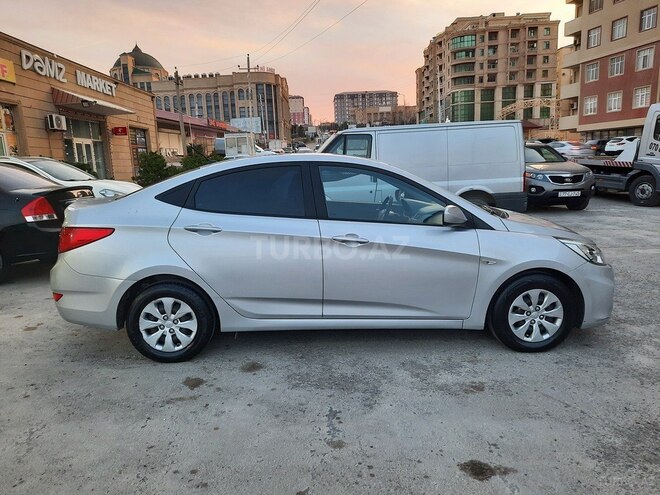Hyundai Accent 2015, 176,000 km - 1.6 л - Bakı