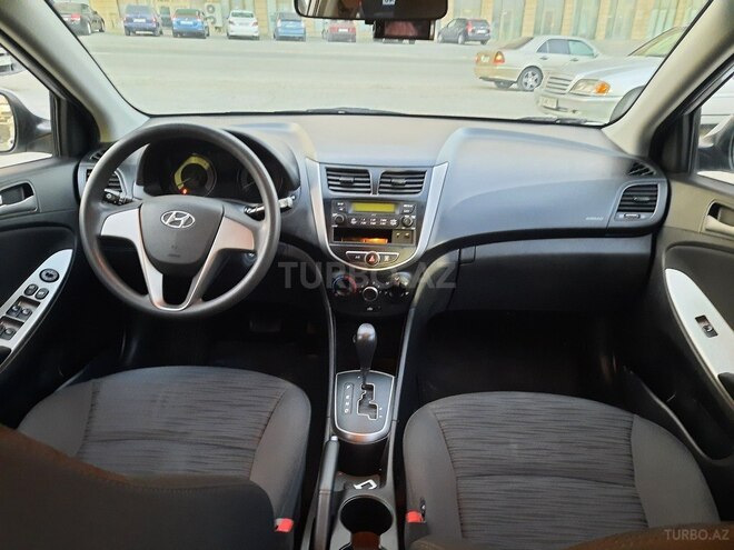 Hyundai Accent 2015, 176,000 km - 1.6 л - Bakı