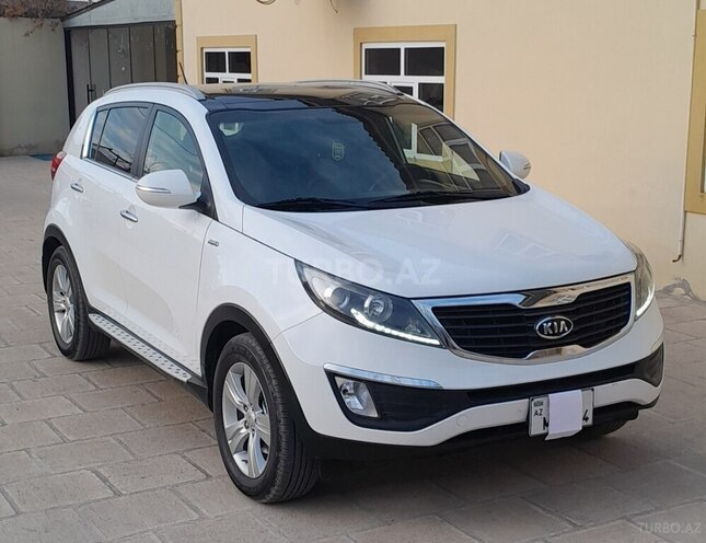 Kia Sportage 2011, 215,000 km - 2.0 l - Salyan
