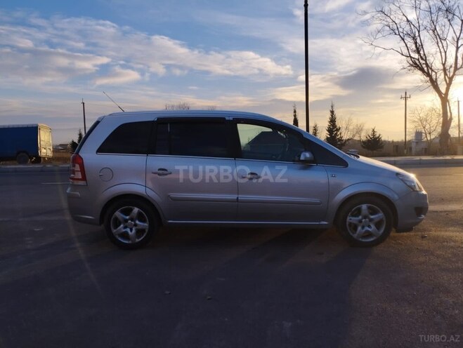 Opel Zafira 2008, 318,000 km - 1.7 l - Şəki