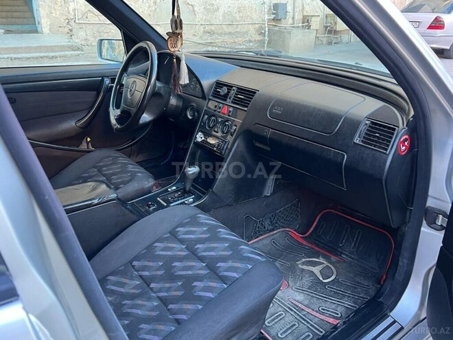 Mercedes C 220 2000, 290,000 km - 2.2 л - Sumqayıt