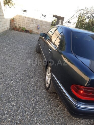 Mercedes E 220 1998, 373,000 km - 2.2 l - Bərdə