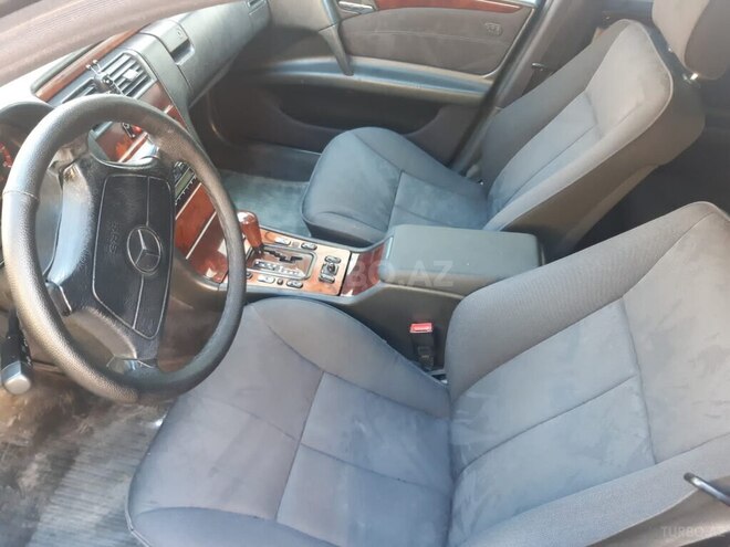 Mercedes E 220 1998, 373,000 km - 2.2 l - Bərdə