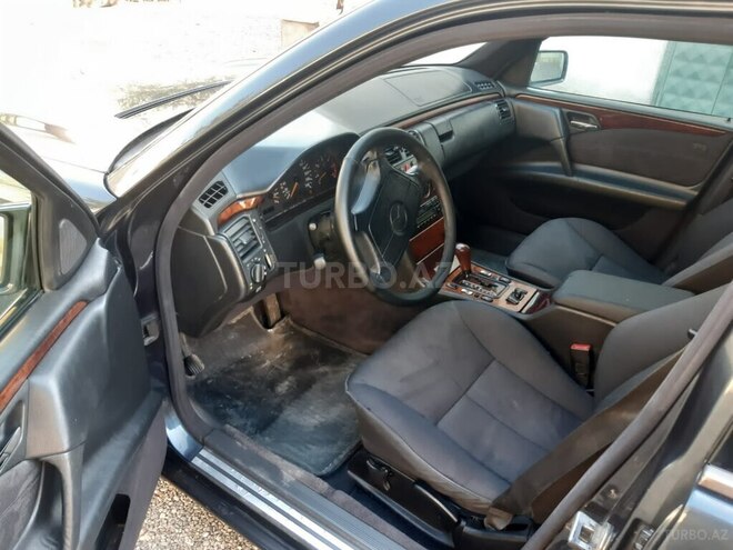Mercedes E 220 1998, 373,000 km - 2.2 l - Bərdə