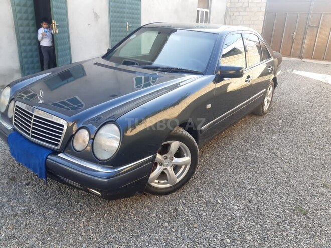 Mercedes E 220 1998, 373,000 km - 2.2 l - Bərdə
