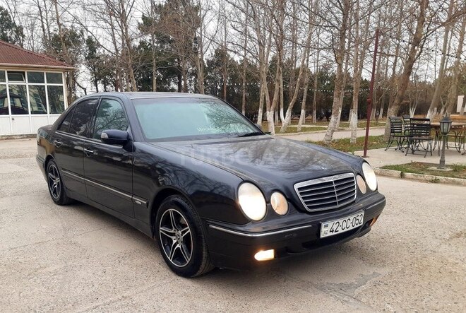 Mercedes E 220 2000, 200,000 km - 2.2 l - Bakı