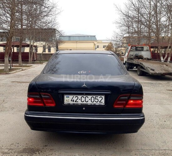 Mercedes E 220 2000, 200,000 km - 2.2 l - Bakı