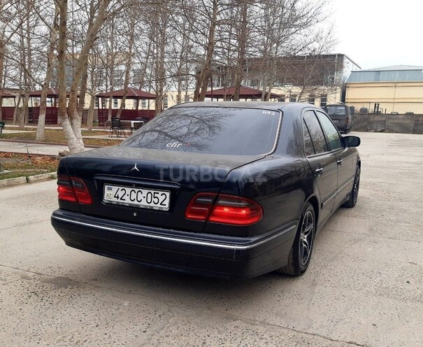 Mercedes E 220 2000, 200,000 km - 2.2 l - Bakı