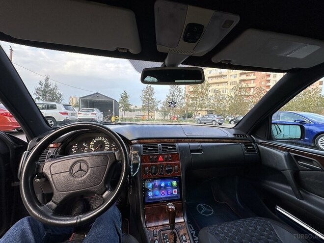 Mercedes E 240 1998, 350,000 km - 2.4 l - Sumqayıt