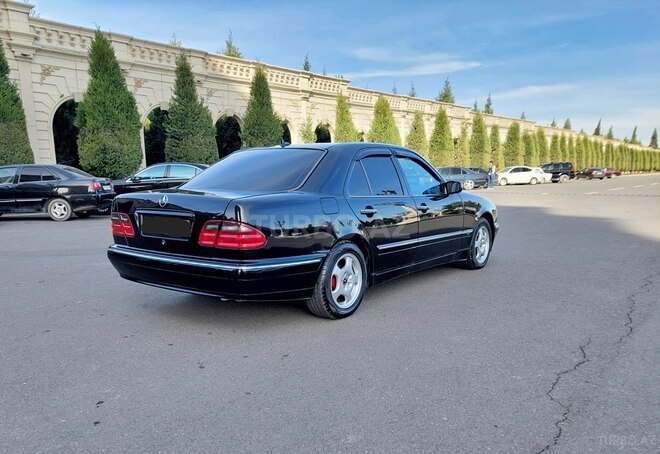 Mercedes E 280 2001, 219,465 km - 2.8 l - Gəncə