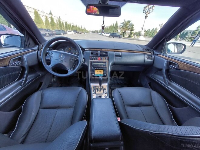 Mercedes E 280 2001, 219,465 km - 2.8 l - Gəncə