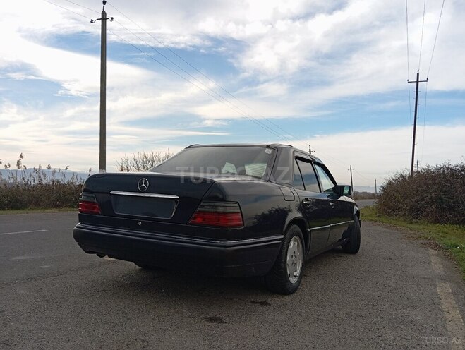 Mercedes E 250 1994, 369,263 km - 2.5 l - Lənkəran