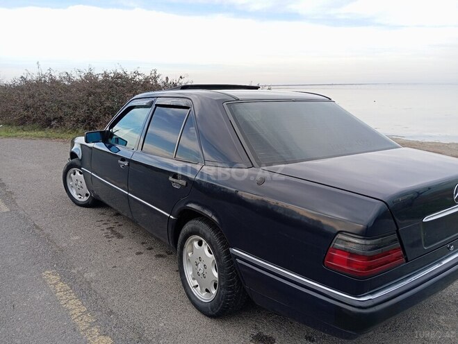 Mercedes E 250 1994, 369,263 km - 2.5 l - Lənkəran