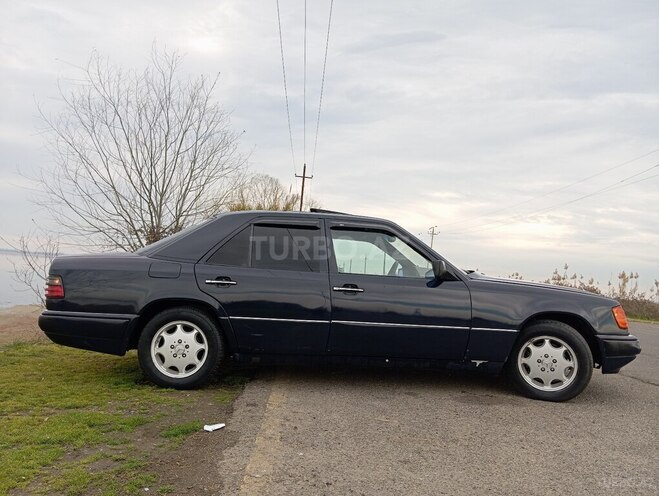 Mercedes E 250 1994, 369,263 km - 2.5 l - Lənkəran