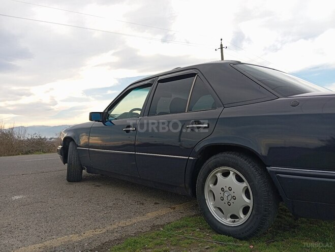 Mercedes E 250 1994, 369,263 km - 2.5 l - Lənkəran