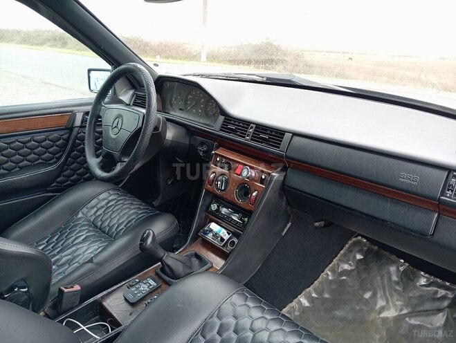 Mercedes E 250 1994, 369,263 km - 2.5 l - Lənkəran