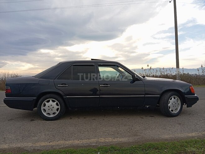 Mercedes E 250 1994, 369,263 km - 2.5 l - Lənkəran