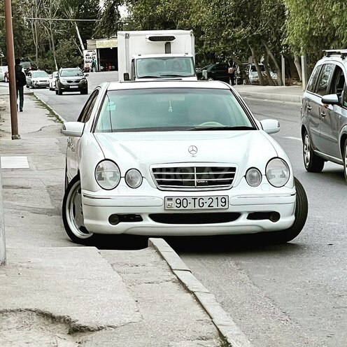 Mercedes E 240 2001, 201,000 km - 2.4 l - Bakı