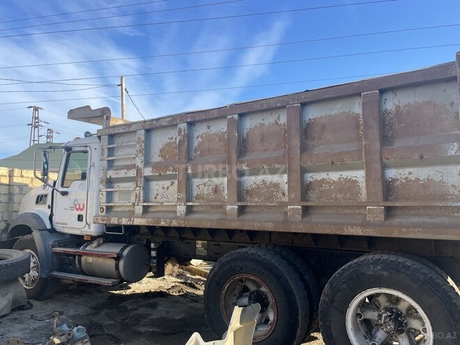 Mack  2009, 387,563 km - 13.0 l - Bakı