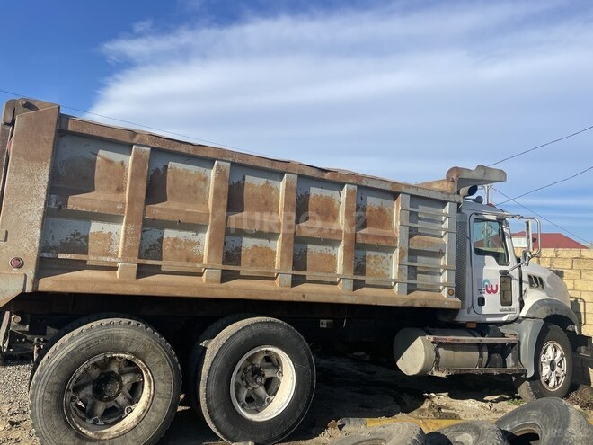 Mack  2009, 387,563 km - 13.0 l - Bakı