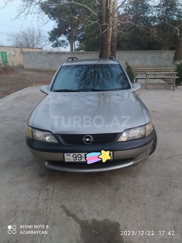 Opel Vectra 1998, 395,210 km - 1.6 l - Yevlax