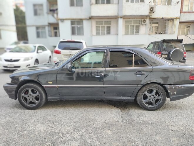 Mercedes C 200 1995, 324,000 km - 2.0 l - Bakı