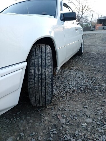 Mercedes E 220 1994, 500,000 km - 2.2 l - Sabirabad