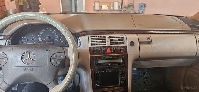Mercedes E 270 1999, 356,987 km - 2.7 l - Ağstafa