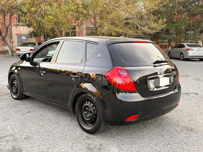 Kia Ceed 2008, 239,000 km - 1.6 л - Xudat